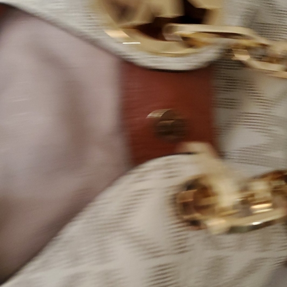 Michael Kors Vanilla Signature Shoulder Bag - Picture 7 of 16